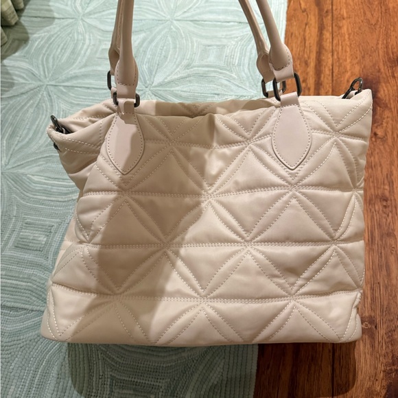 Saint + Sofia Cream Quilted Tote Bag - Picture 4 of 5